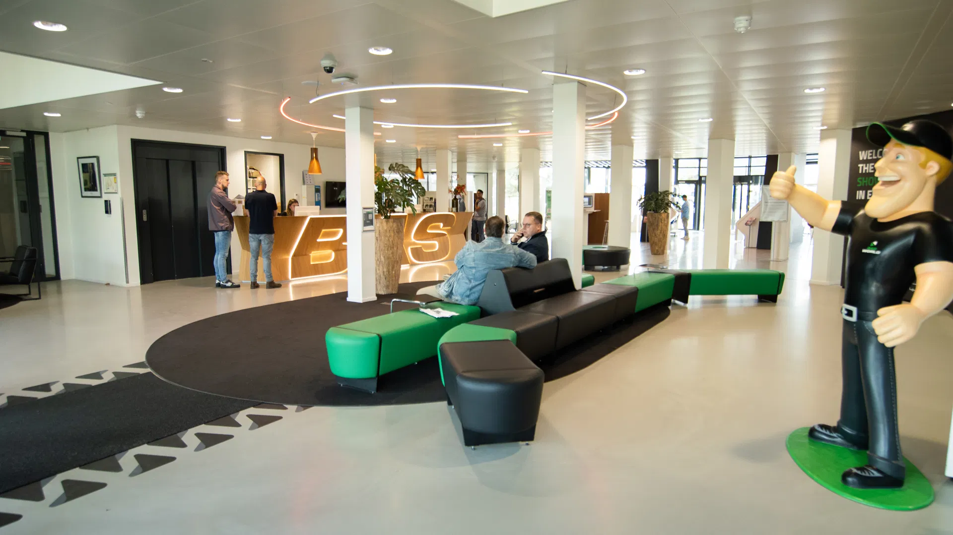 Werkplek tijdens stage bij BAS World in Veghel - performance marketing taken zoals Meta Ads en SEO